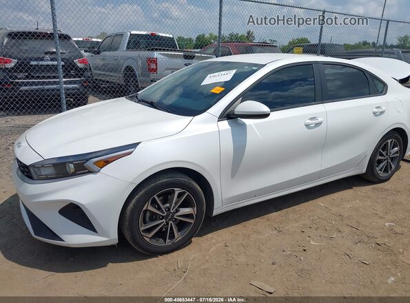 3KPF24AD4PE611938 2023 KIA FORTE White Przód lewy