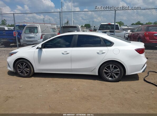 3KPF24AD4PE611938 2023 KIA FORTE White 