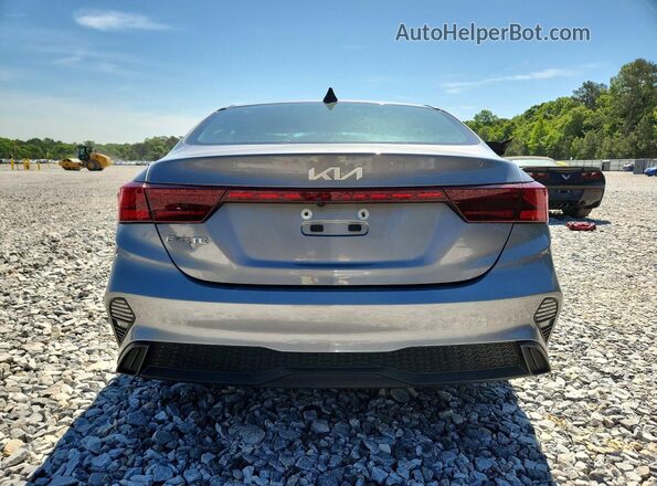 3KPF24AD4RE710486 2024 KIA FORTE Silver Widok z tyłu