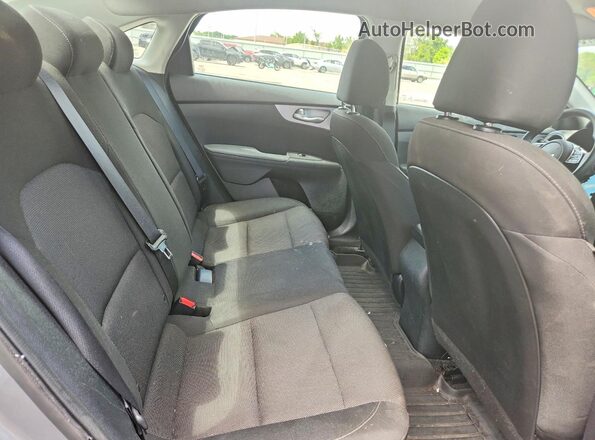 3KPF24AD4RE716790 2024 KIA FORTE Серый Вид задних сидений
