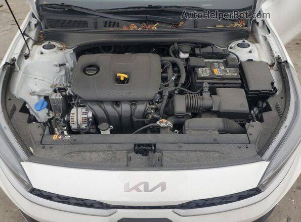 3KPF24AD4RE754293 2024 KIA FORTE White Սալոնի հետևի տեսք