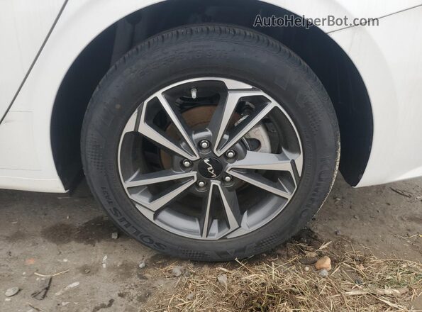 3KPF24AD4RE754293 2024 KIA FORTE White Սալոնի 360 աստիճան տեսք