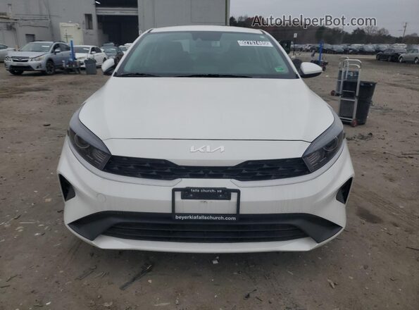 3KPF24AD4RE754293 2024 KIA FORTE White Դիմացի տեսք