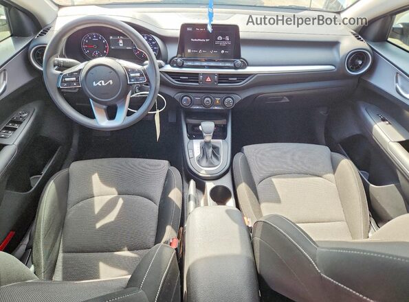 3KPF24AD4RE763656 2024 KIA FORTE White Առջևի վահանակի տեսք