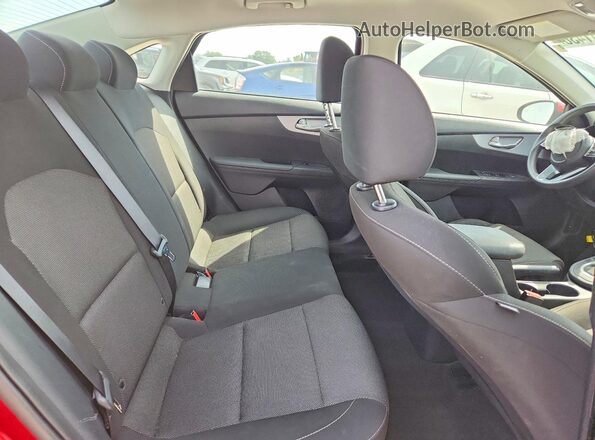 3KPF24AD4RE794356 2024 KIA FORTE Red Вид задніх сидінь