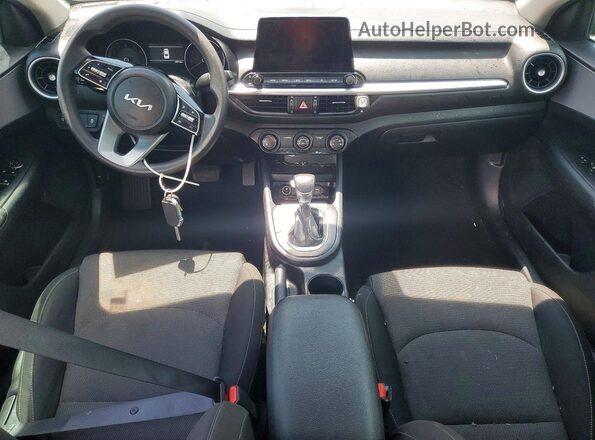 3KPF24AD4RE818526 2024 KIA FORTE Black Առջևի վահանակի տեսք