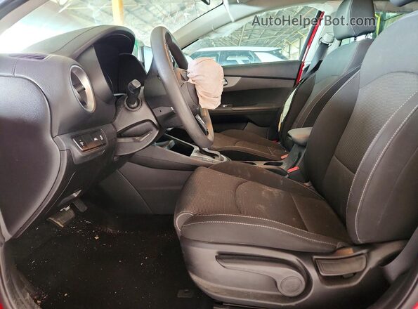 3KPF24AD5KE076904 2019 KIA FORTE Red Вид салону спереду
