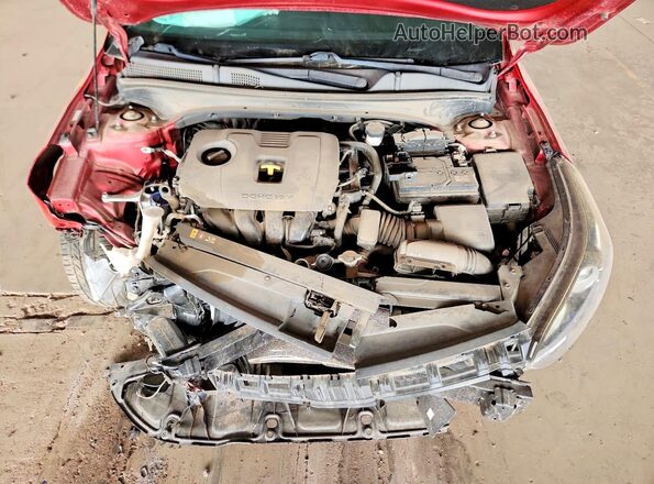 3KPF24AD5KE076904 2019 KIA FORTE Red Вид задньої частини салону