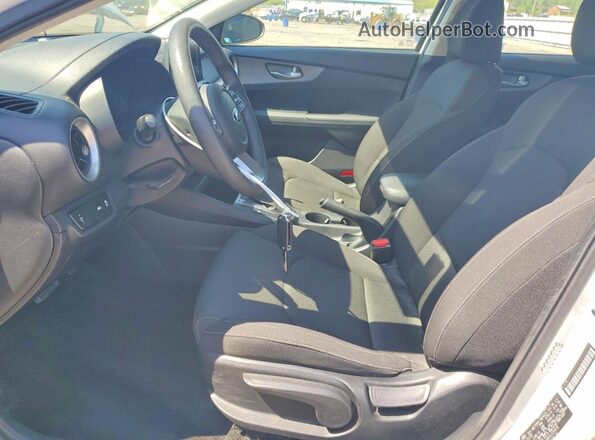 3KPF24AD5LE226978 2020 KIA FORTE White Вид салону спереду