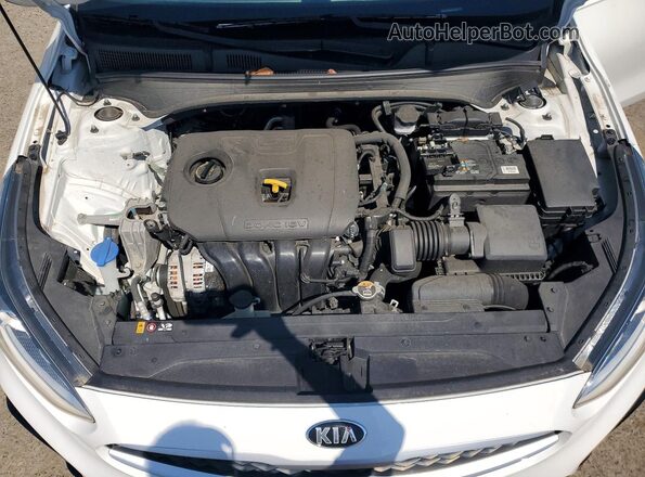3KPF24AD5LE226978 2020 KIA FORTE White Вид задньої частини салону