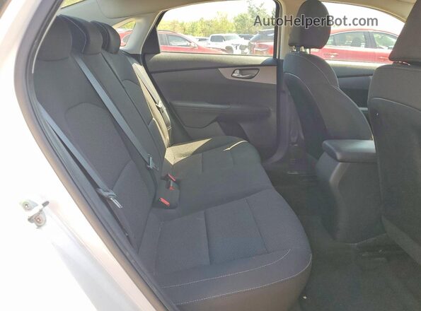 3KPF24AD5LE226978 2020 KIA FORTE White Вид задніх сидінь
