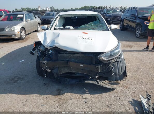 3KPF24AD5ME295543 2021 KIA FORTE White Вид задньої частини салону