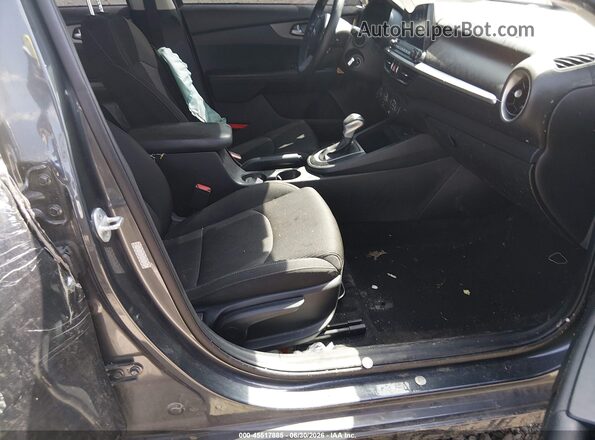 3KPF24AD5ME373240 2021 KIA FORTE Серый Вид салона спереди