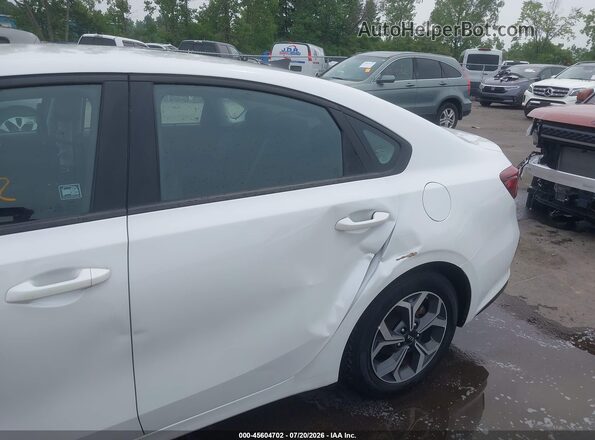 3KPF24AD5ME411100 2021 KIA FORTE White Դիմացի տեսք