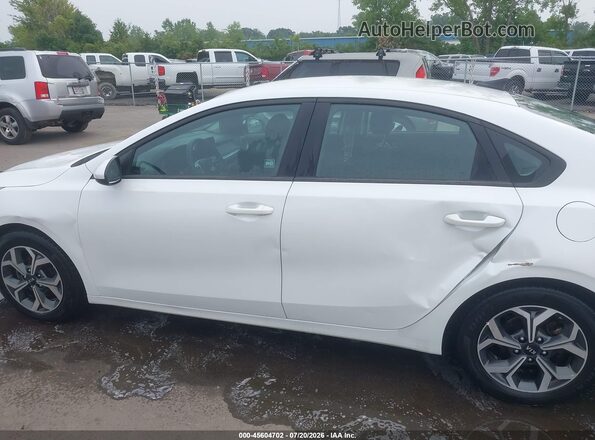 3KPF24AD5ME411100 2021 KIA FORTE White Սալոնի 360 աստիճան տեսք