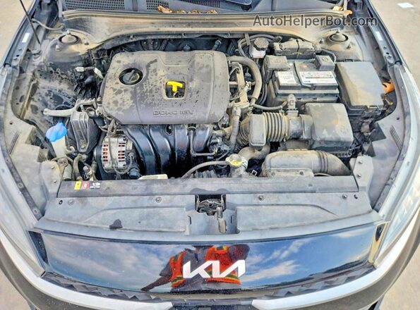 3KPF24AD5NE491712 2022 KIA FORTE Black Rear interior view