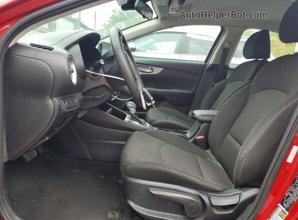 3KPF24AD5PE571238 2023 KIA FORTE Красный Вид салона спереди