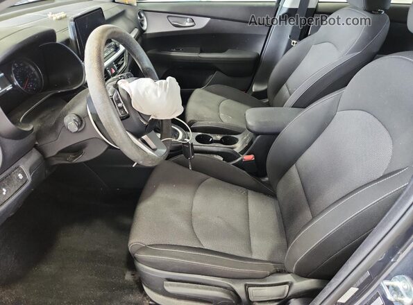 3KPF24AD5PE615190 2023 KIA FORTE Gray 
