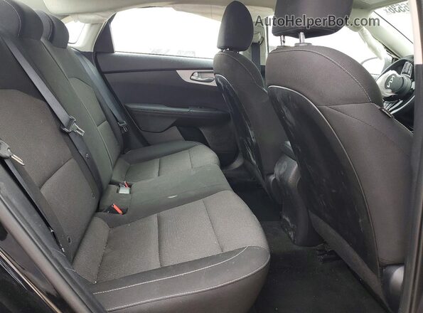 3KPF24AD5PE642759 2023 KIA FORTE Black Vista de los asientos traseros