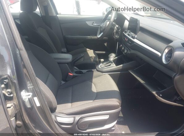 3KPF24AD5PE656905 2023 KIA FORTE Dark Blue Vista interior delantera