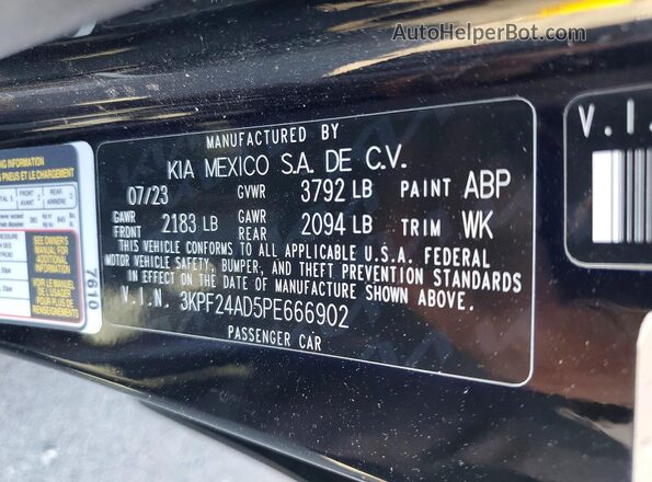 3KPF24AD5PE666902 2023 KIA FORTE Black Widok komory silnika