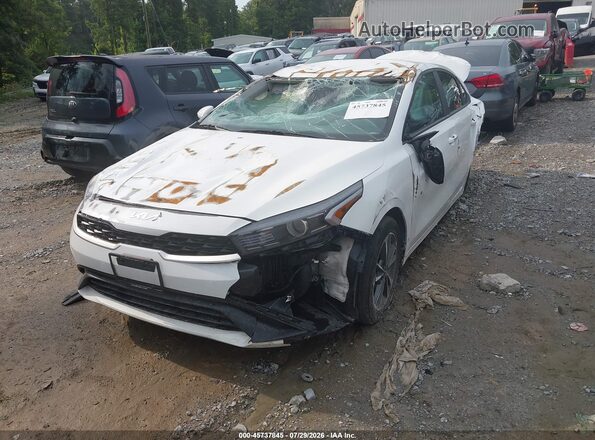 3KPF24AD5PE676829 2023 KIA FORTE Белый Передняя левая четверть