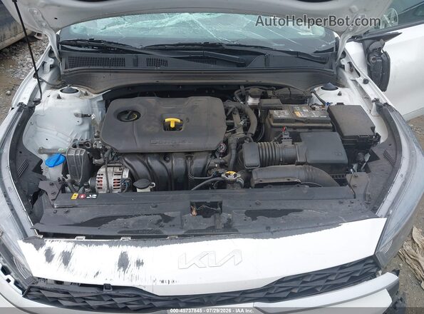 3KPF24AD5PE676829 2023 KIA FORTE Белый Вид сзади