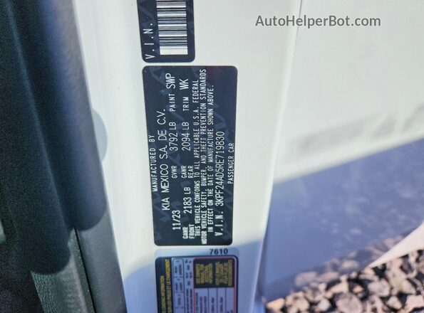 3KPF24AD5RE719830 2024 KIA FORTE White Vista de la etiqueta del VIN