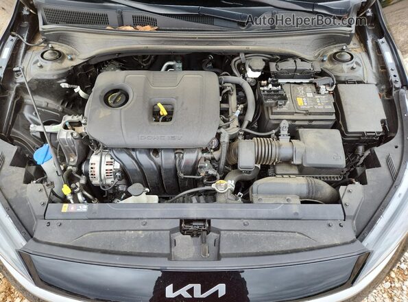 3KPF24AD5RE734960 2024 KIA FORTE Black Vista interior trasera