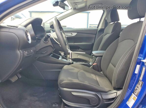 3KPF24AD5RE758658 2024 KIA FORTE Blue წინა სალონის ხედი