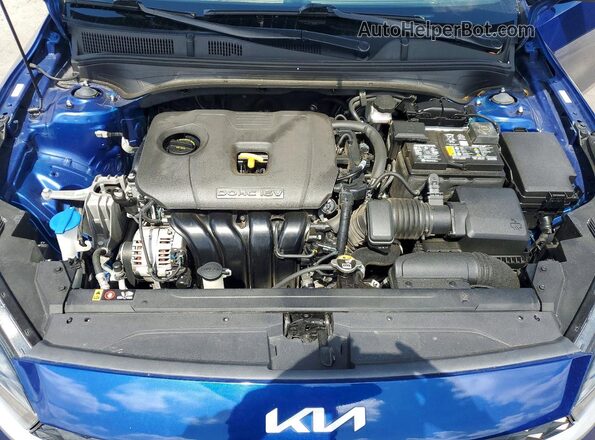 3KPF24AD5RE758658 2024 KIA FORTE Blue უკანა სალონის ხედი