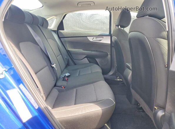3KPF24AD5RE758658 2024 KIA FORTE Blue უკანა სავარძლების ხედი