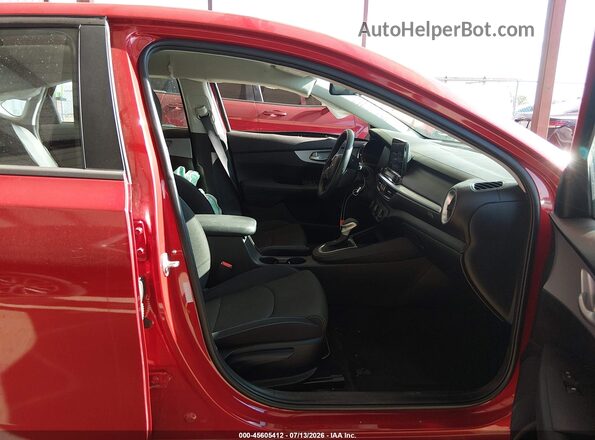 3KPF24AD5RE808202 2024 KIA FORTE Red Vista interior delantera