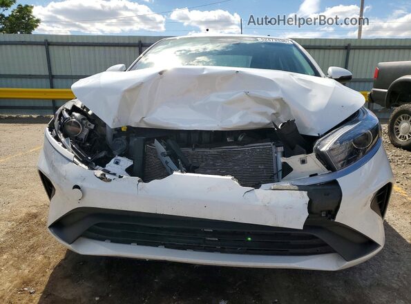 3KPF24AD5RE827820 2024 KIA FORTE White Widok z przodu