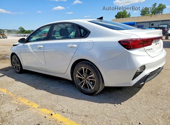 3KPF24AD5RE827820 2024 KIA FORTE White Tył lewy