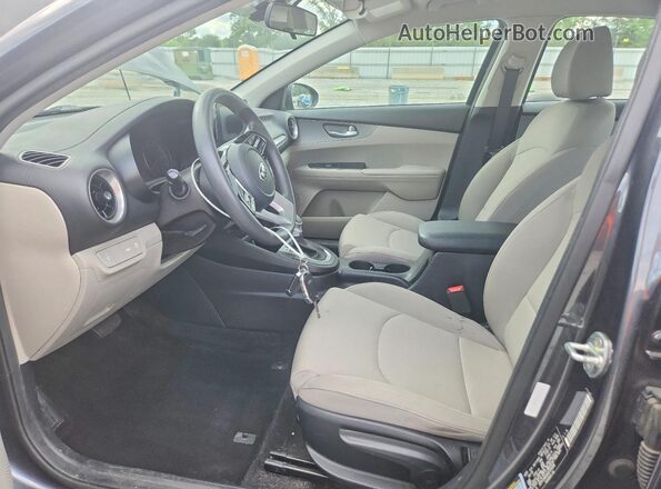 3KPF24AD6KE014038 2019 KIA FORTE Gray Вид салону спереду