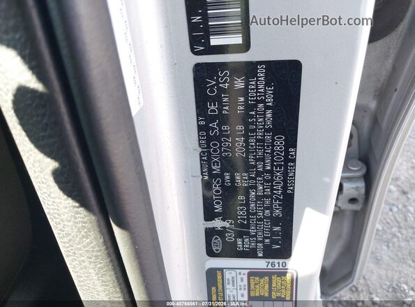 3KPF24AD6KE102880 2019 KIA FORTE Silver Vista del compartimento del motor