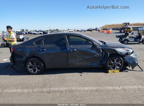 3KPF24AD6ME267895 2021 KIA FORTE Gray Вид спереду