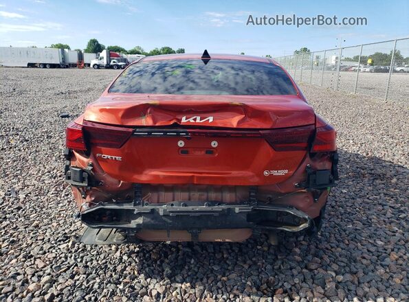 3KPF24AD6NE417358 2022 KIA FORTE Оранжевый Вид сзади