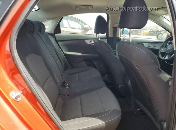 3KPF24AD6NE433897 2022 KIA FORTE Оранжевый Вид задних сидений