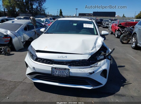 3KPF24AD6NE440428 2022 KIA FORTE White Սարքավորումների վահանակի տեսք