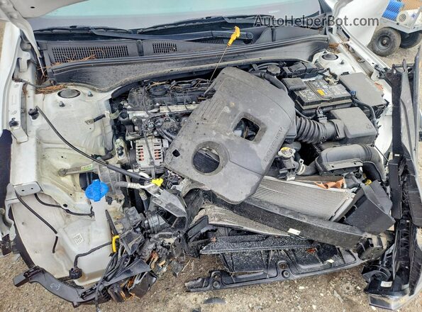 3KPF24AD6PE513803 2023 KIA FORTE White Вид задньої частини салону