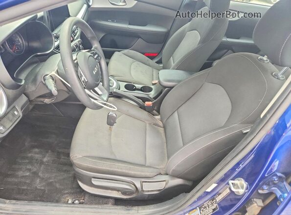 3KPF24AD6PE580952 2023 KIA FORTE Blue წინა სალონის ხედი