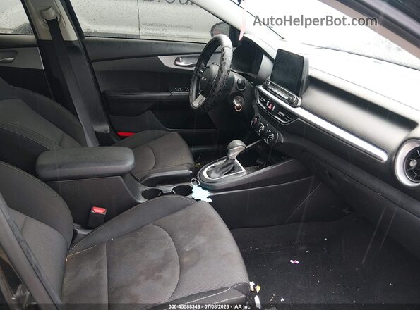 3KPF24AD6PE588999 2023 KIA FORTE Черный Вид салона спереди