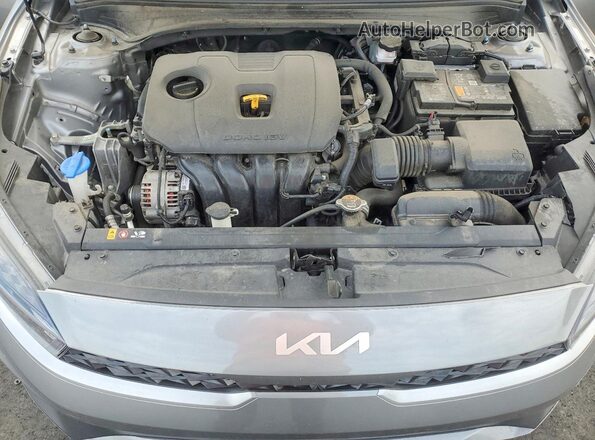 3KPF24AD6RE738600 2024 KIA FORTE Gray უკანა სალონის ხედი