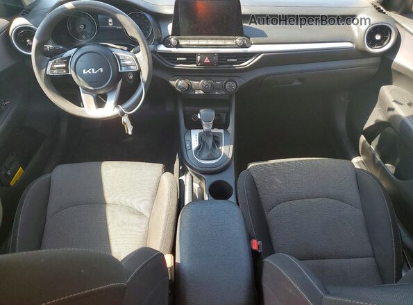3KPF24AD6RE763707 2024 KIA FORTE Gray Առջևի վահանակի տեսք
