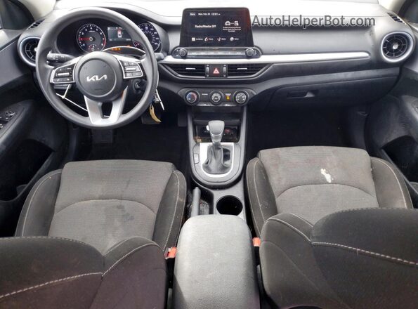 3KPF24AD6RE828149 2024 KIA FORTE Серый Вид панели приборов