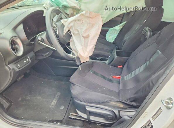 3KPF24AD7LE245080 2020 KIA FORTE White წინა სალონის ხედი