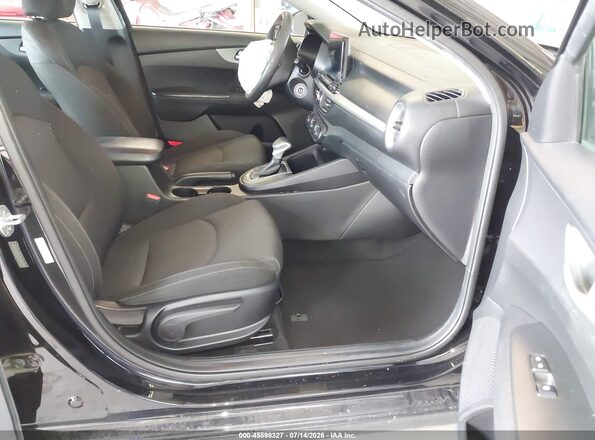 3KPF24AD7ME377161 2021 KIA FORTE Black Front interior view