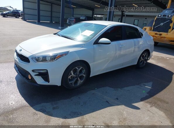 3KPF24AD7ME410918 2021 KIA FORTE Белый Передняя левая четверть